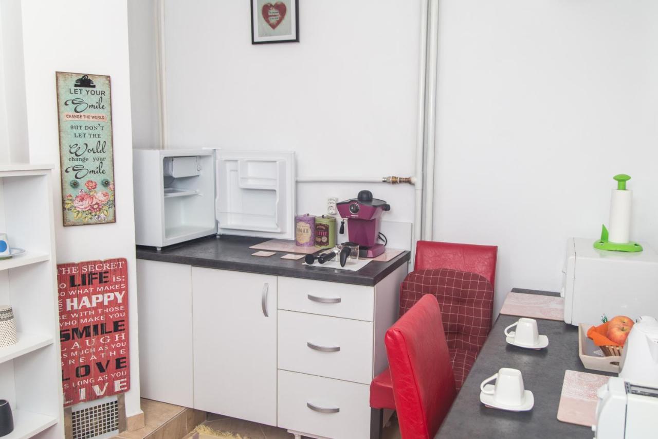 Courtyard Studio Oradea Luaran gambar