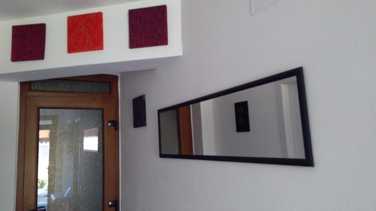 Courtyard Studio Oradea Luaran gambar